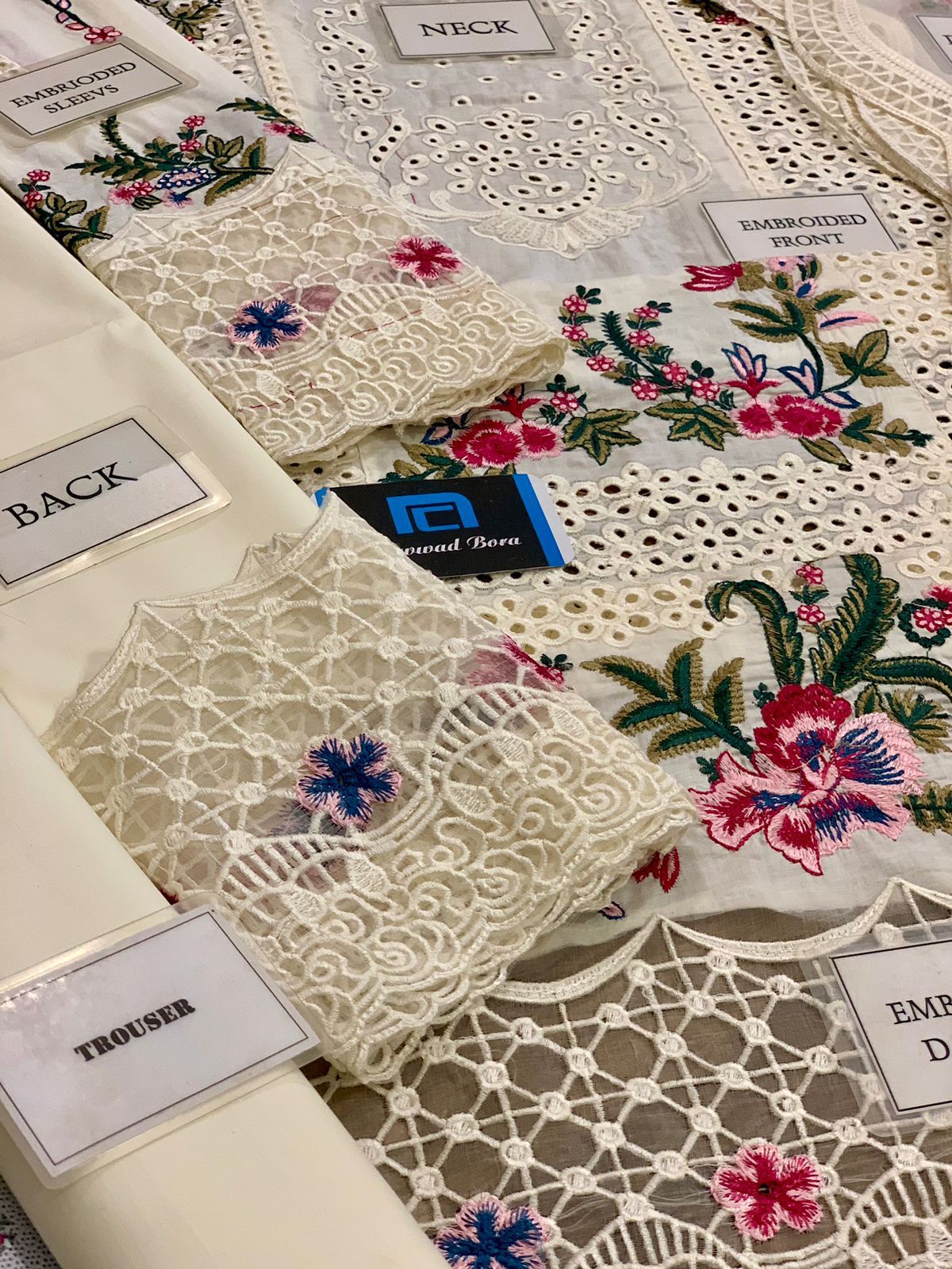 QALAMKAR LAWN CHICKEN KARI 1381