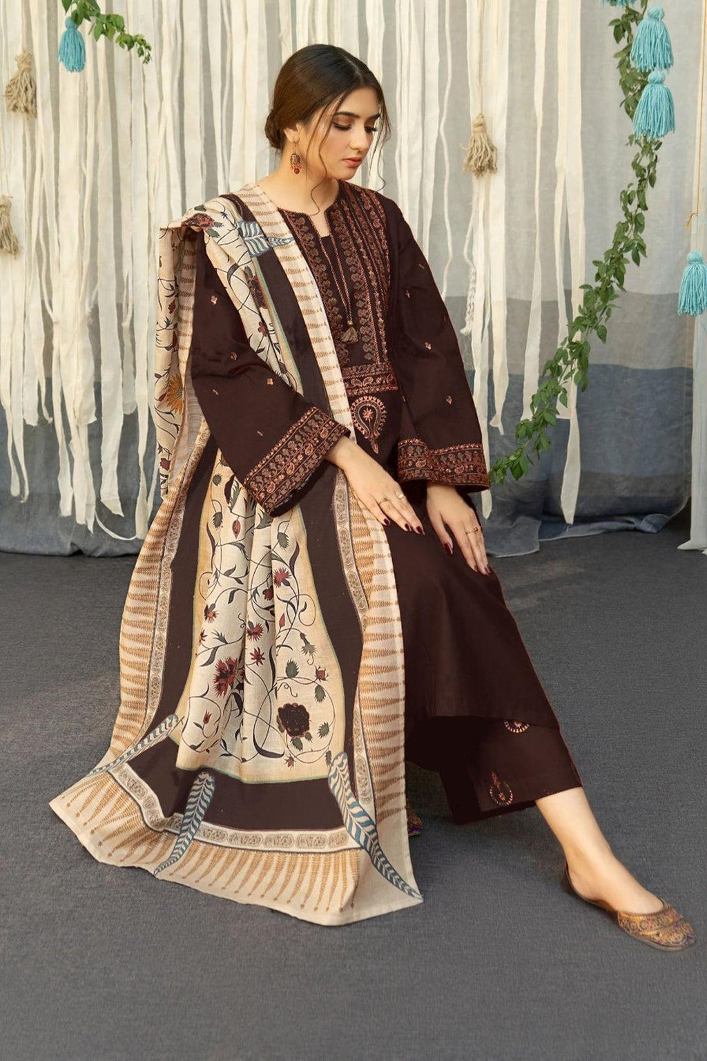 Embroidery Winter Dhanak Fabirc 3pc suit, GuaranteeWinter Dhanak Unstitched Embroidered 3-Piece Suit with Digital Printed Pashmina Wool Shawl D-1025