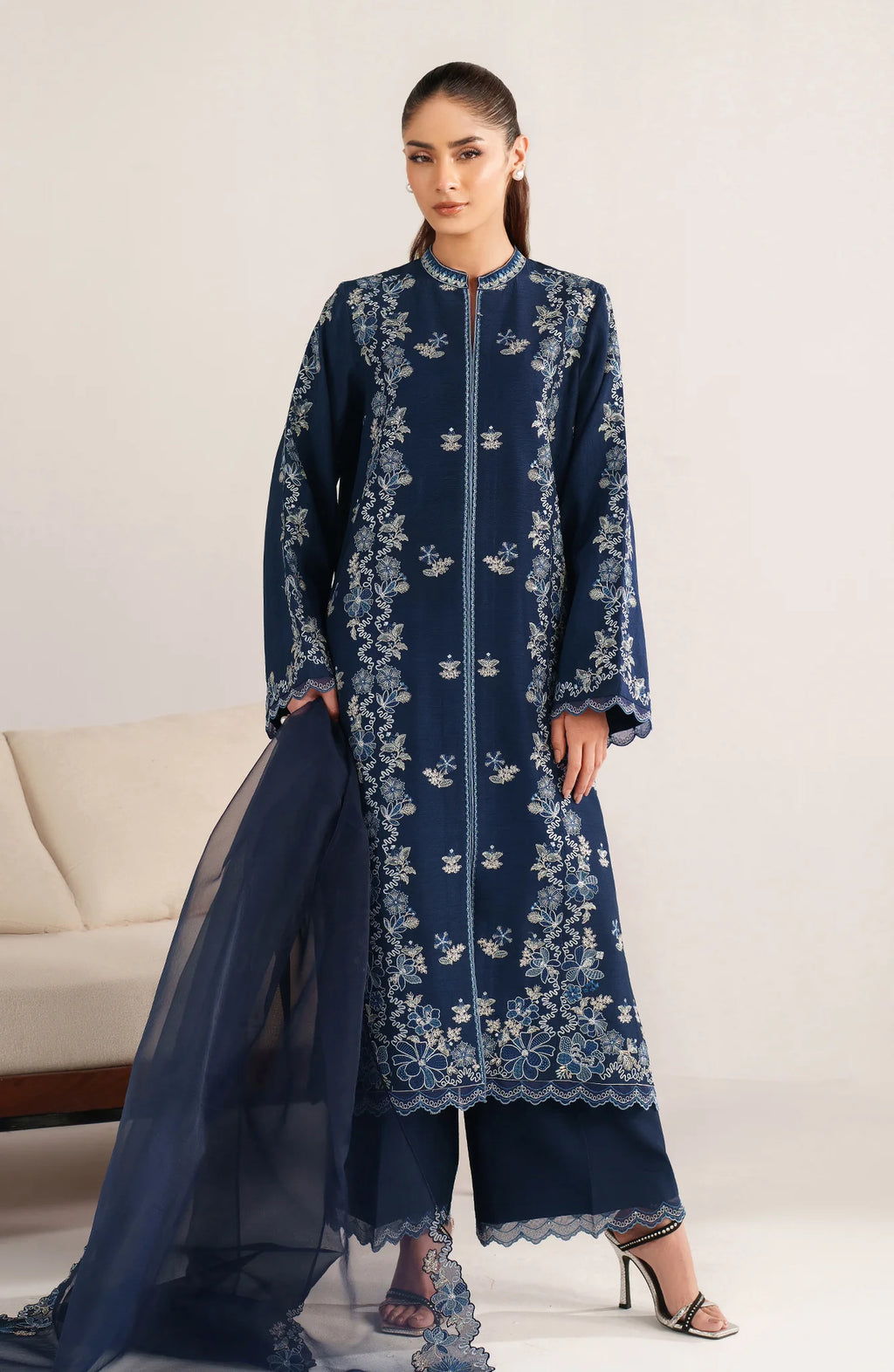Ahmozi  Lawn  Embroidered 1425