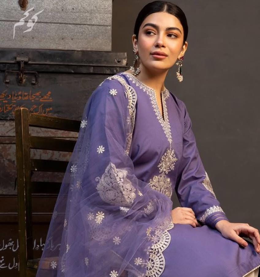 LAWN  Embroidered 1371