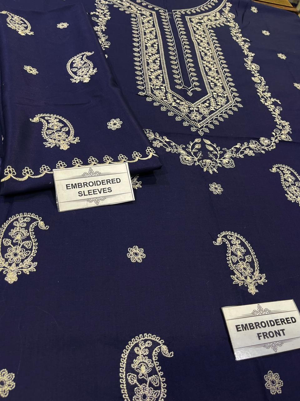 Umzay Lawn Embroidered 2pc D1658