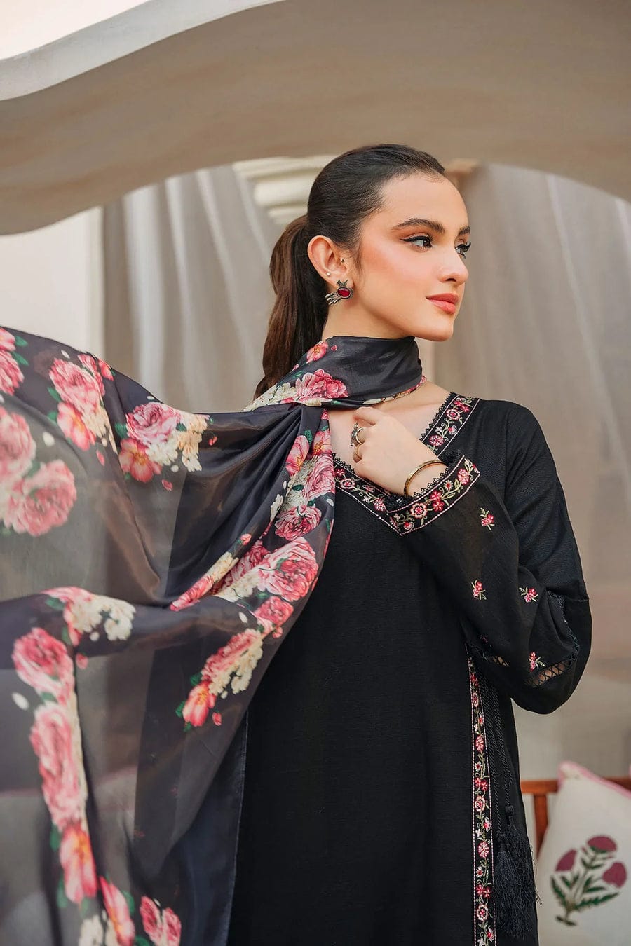 LAWN Embroidered 1622