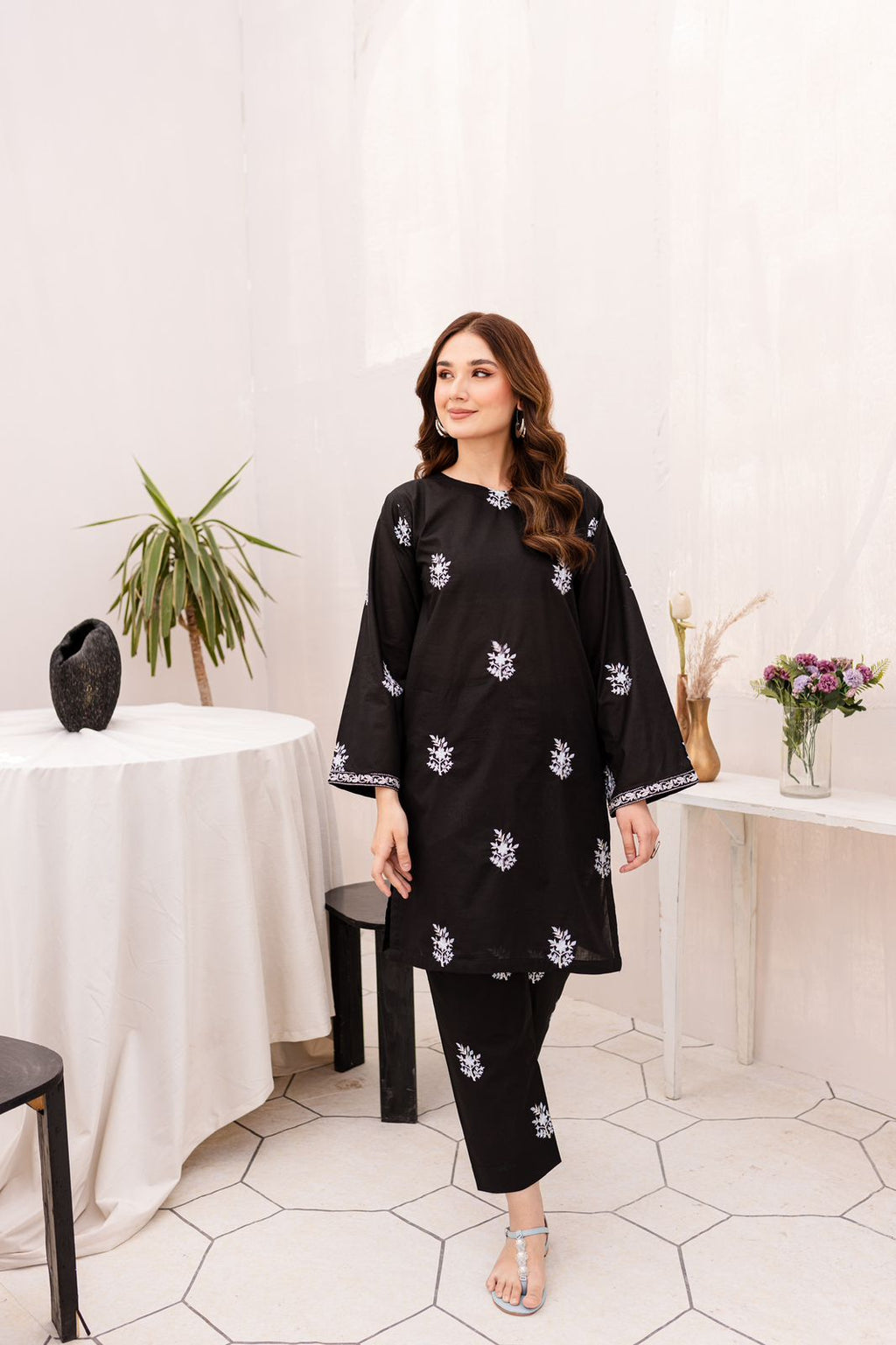 LAWN EMBROIDERED 2pc 1615