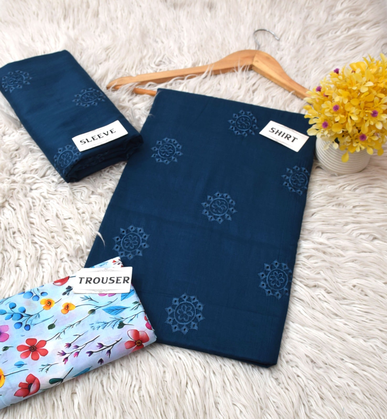Lawn print 3pc unstitch - d1544