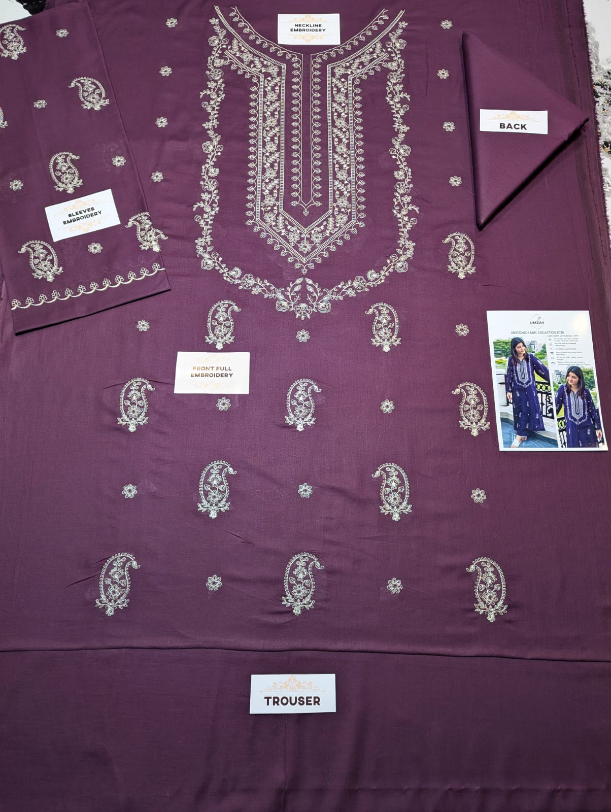 Umzay Lawn Embroidered 2pc D1657