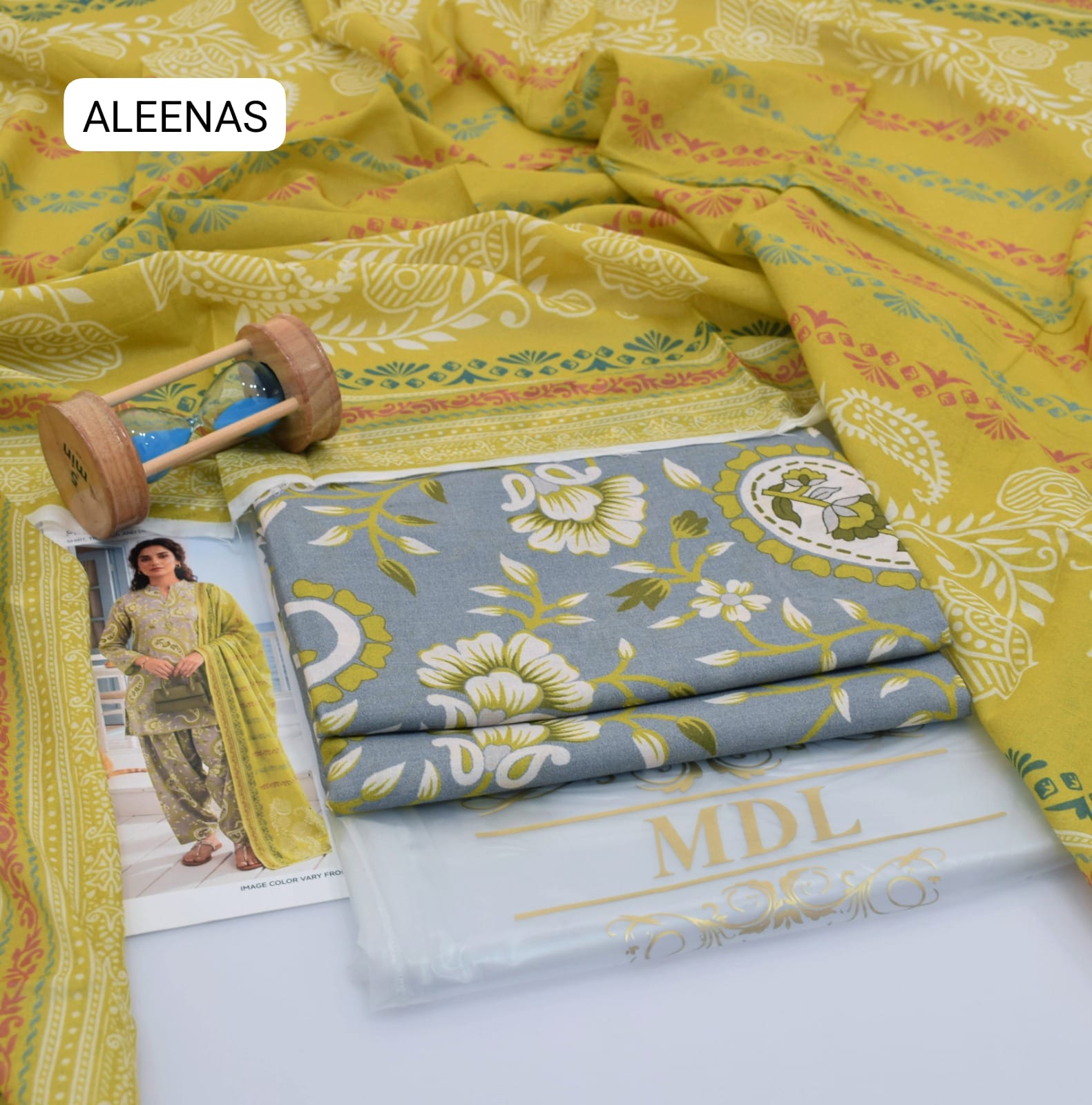 Premium print Lawn Fabric 3pc - Lawn Dupatta d- 6035