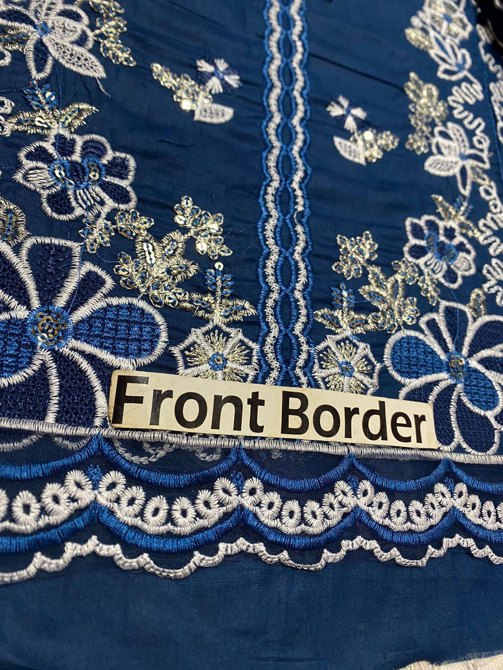 Ahmozi  Lawn  Embroidered 1425