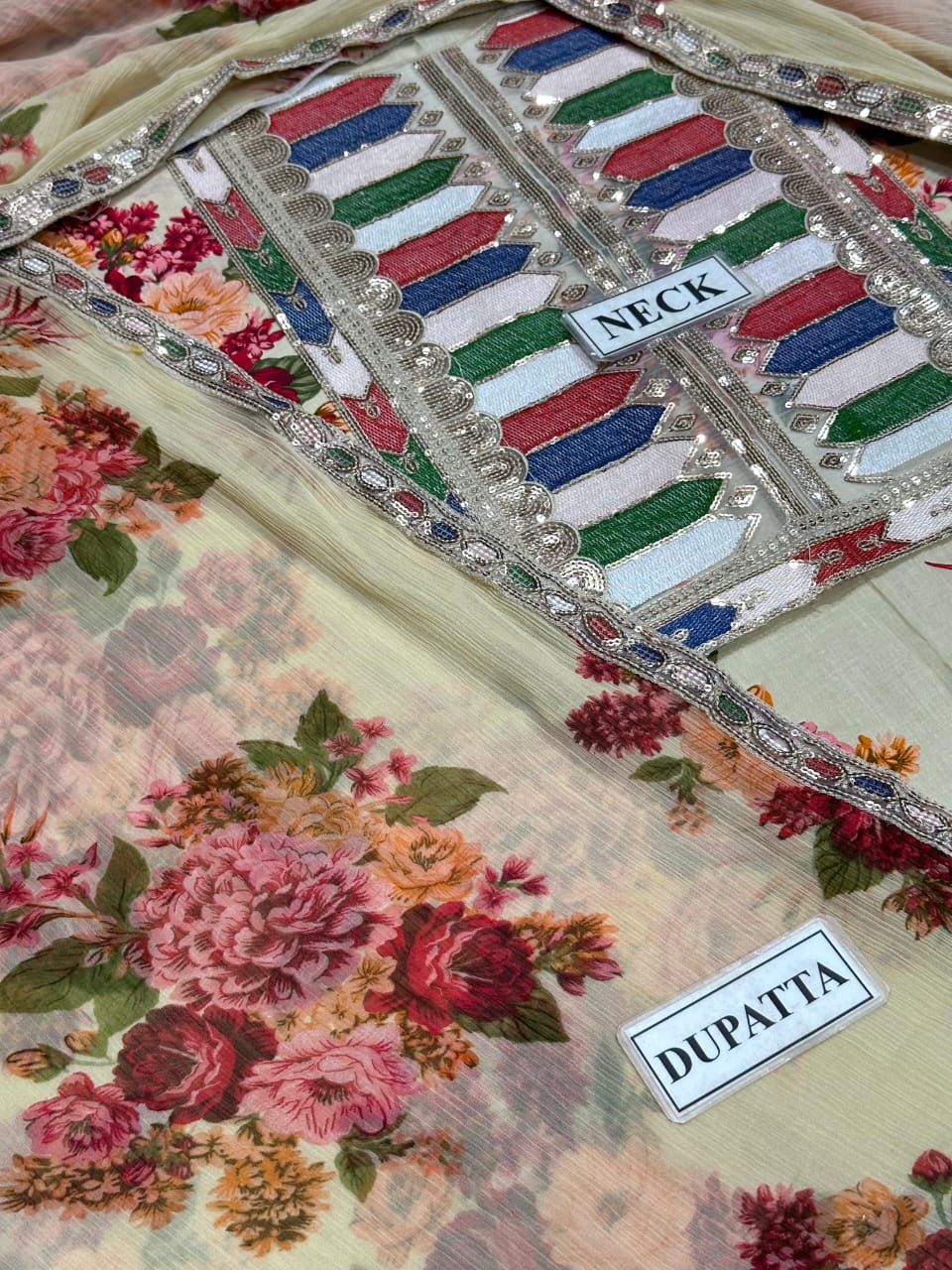 ANEELAS LAWN Embroidered 1423