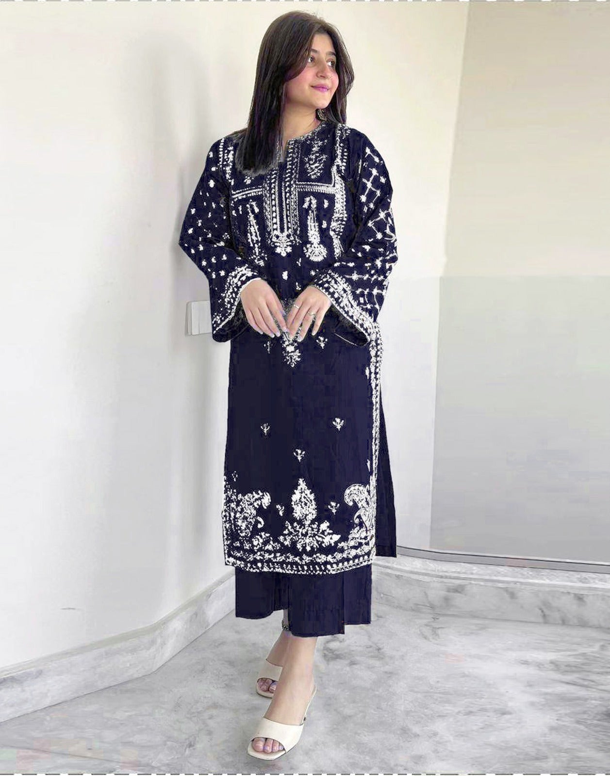 Lawn embroidery 2pc unstitch - d1817