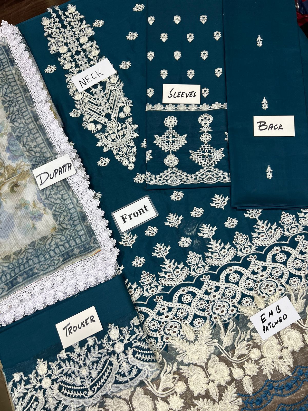 Zainab chottani chicken Kari lawn cotton 3pc | Unstitched d-1678